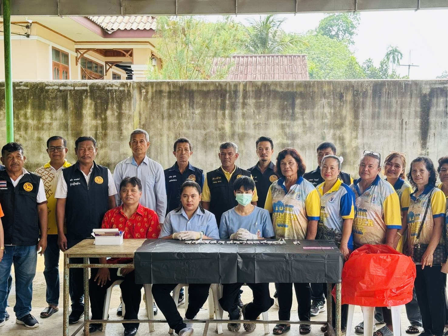 สพอ.สิชล ร่วมชุดปฏิบัติการตำบลเขาน้อย ปฎิบัติหน้าที่ลงพื้นที่ RE-XRAY ตรวจปัสสาวะหาสารเสพติด ตามแผน “นครศรีโมเดล”